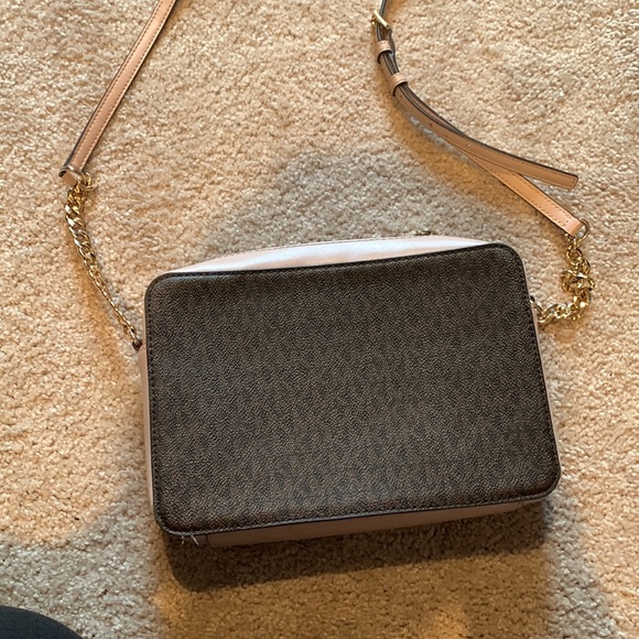 MK crossbody - Picture 5 of 8